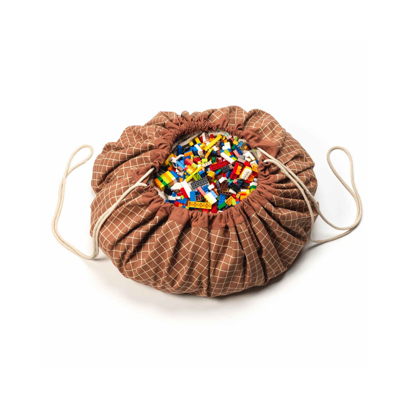 Køb Opbevaringstaske Grid Økologisk Bomuld - Brown | 339,00 | Fri fragt over 149 kr. | Hurtig levering | Dag til dag levering | Play&Go | Til baby, Til børn, Legemåtte, Legetøjspose, Opbevaring, Legetøj, Stofpose