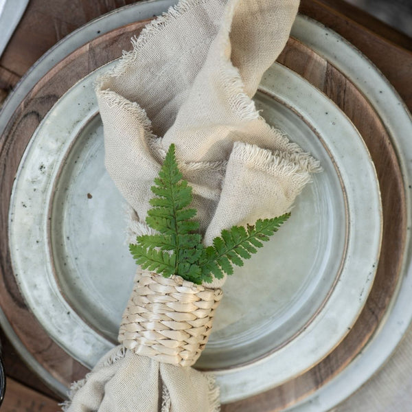 Køb Servietring i flet | 19,95 | Fri fragt over 149 kr. | Fri fragt over 149 kr. | Hurtig levering | Dag til dag levering | Ib Laursen | Middagsservietter, Borddækning, Servietring, Natur, Naturlig borddækningsring