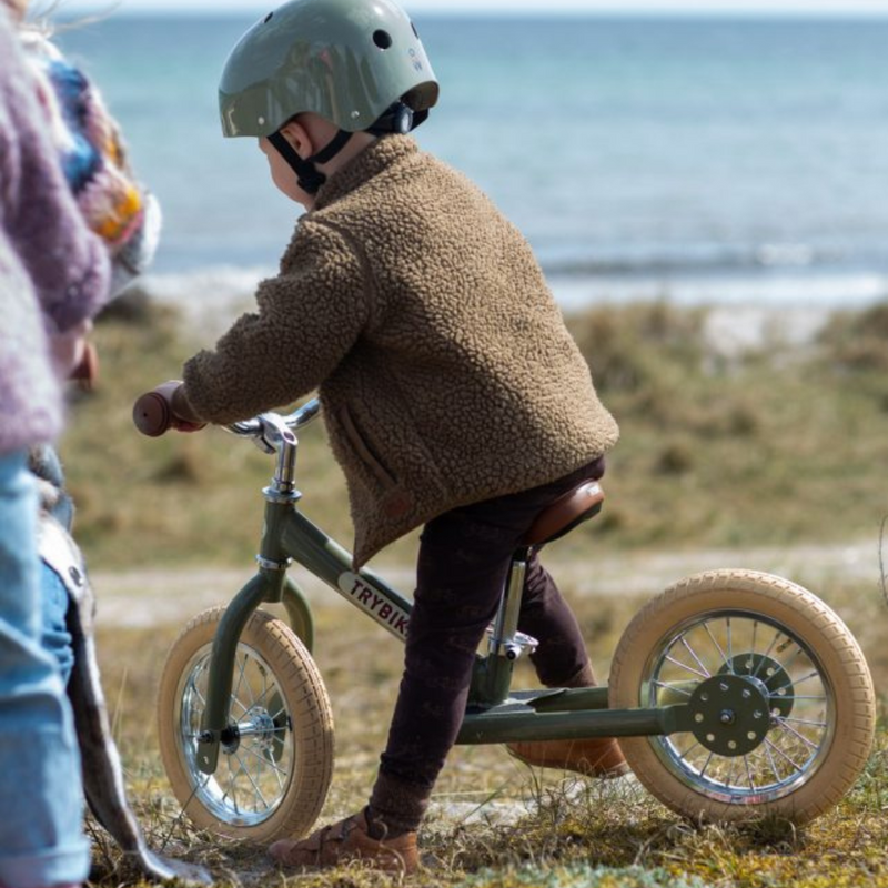 Køb Balancecykel to hjul Vintage Grøn | Fri fragt over 149 kr. | Hurtig levering | Dag til dag levering | Trybike | Løbecykel, Begyndercykel, Børnecykel, Cykel uden pedaler, Tohjulet løbecykel