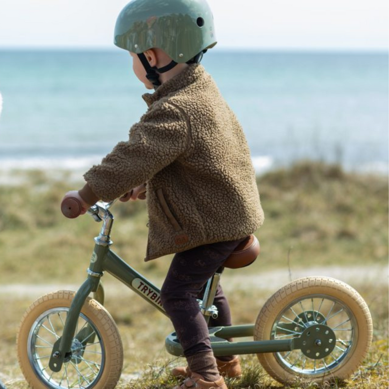 Køb Balancecykel to hjul Vintage Grøn | Fri fragt over 149 kr. | Hurtig levering | Dag til dag levering | Trybike | Løbecykel, Begyndercykel, Børnecykel, Cykel uden pedaler, Tohjulet løbecykel