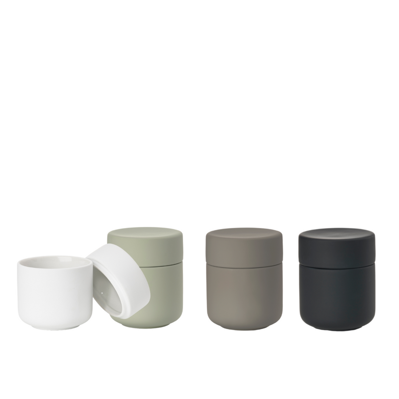 Køb Krukke med låg Ume | 219,95 | Fri fragt over 149 kr. | Hurtig levering | Dag til dag levering | Zone | Krukke, Beholder, Blomstervase, Til dekoration, Til opbevaring, Opbevaringsvase, Børsteholder, Tandbørsteholder, Tandkrus